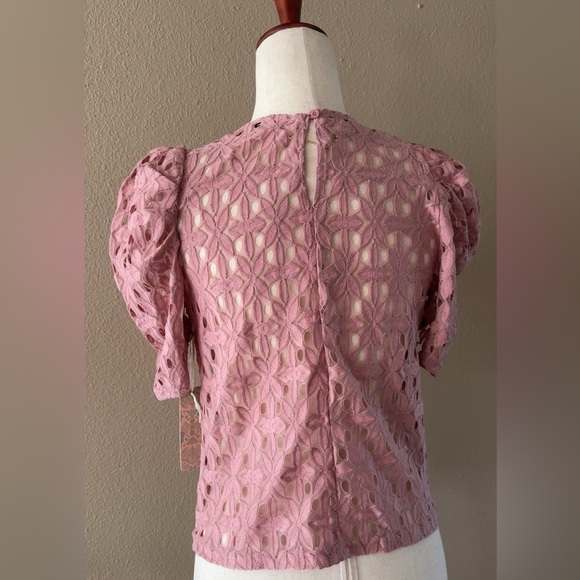 Pink embroidered puff sleeve top - Picture 6 of 9